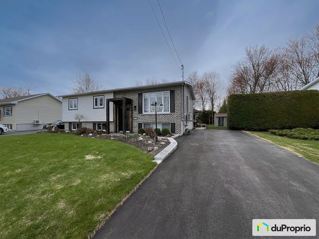$465,000 - Bungalow for sale in Farnham — photo 1