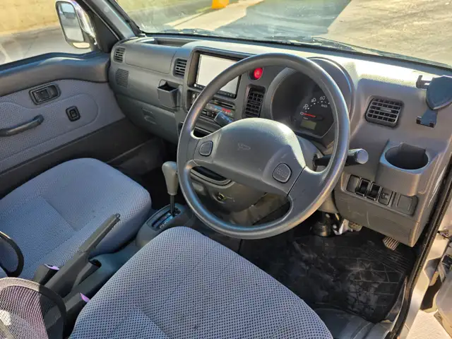 2008 Daihatsu Hijet JUMBO 2WD Auto Clean Mini Kei Truck Silver in Cars & Trucks in Calgary - Image 9