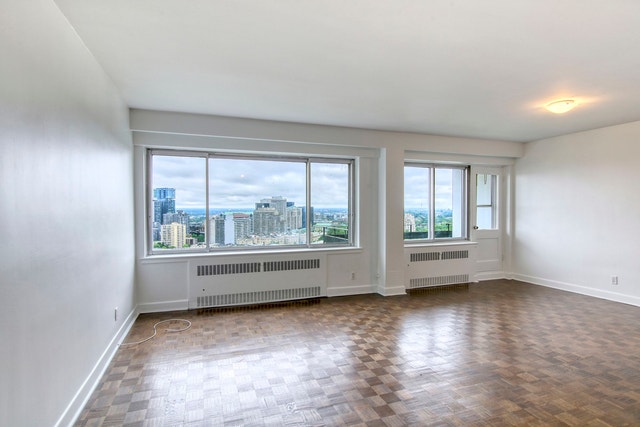 3555 Cote-des-Neiges Road — photo 3
