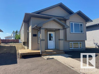 7413 44 AV Camrose, Alberta