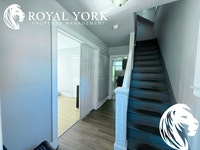 ** OPEN 24/7 - CALL: 437-561-9900 ** 5 Bedrooms, 2 Bathrooms, Near Parks, Public Transportation, Bus... (image 4)