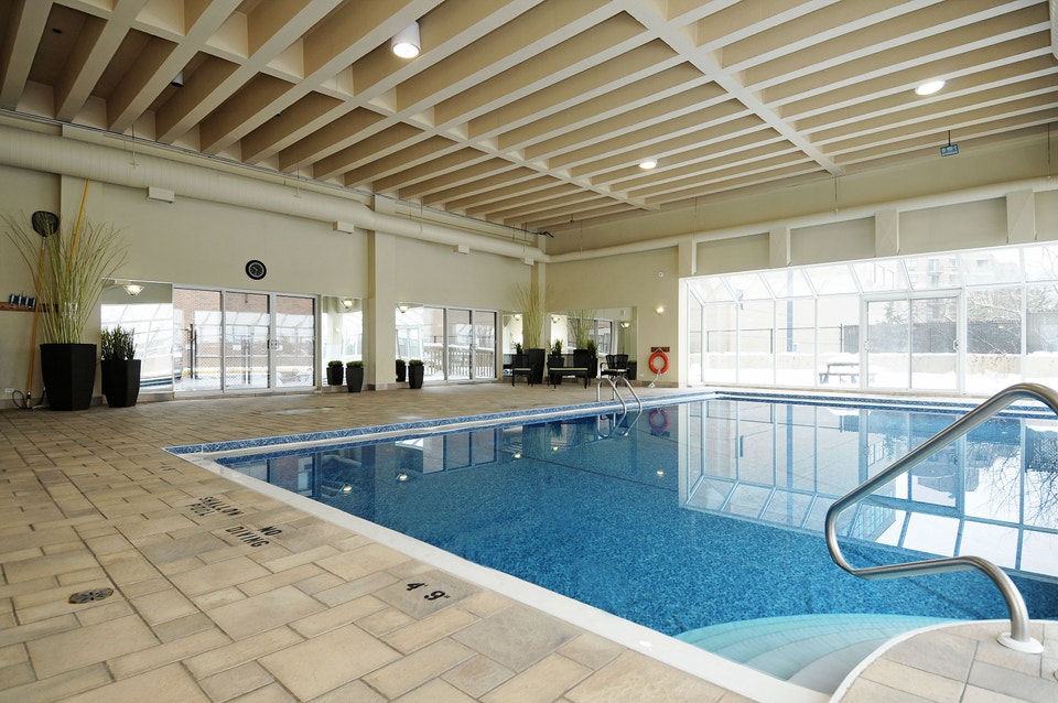 Large 1 Bedroom Apartment $1850 Available NOW!! 4