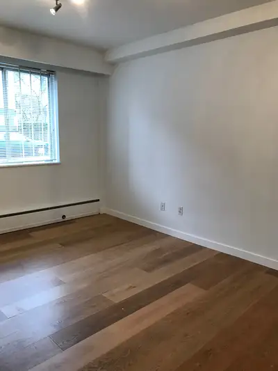 Bright, spacious one bedroom close to Stanley Park Incentive: • One month free rent Bright & Spaciou...