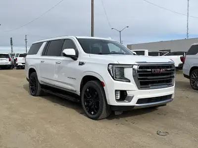 AMVIC Licensed Dealer * HD Surround Vision * Panoramic Sunroof * Second Row Heated Seats & Steering...