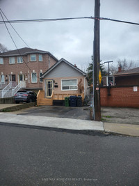 Prime Bungalow Lot! Keelesdale-Eglinton West