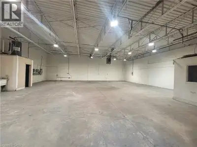 Prime warehouse space available in the highly sought-after Blair Business Center, ideally situated a...