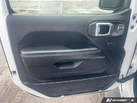 Welcome to Moncton Chrysler Jeep Dodge. Recent Arrival! 2019 Jeep Wrangler Unlimited Sahara Pentasta... (image 9)