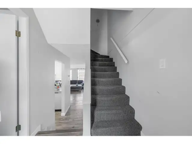 47 17708 60 AVENUE Surrey, British Columbia in Condos for Sale in Delta/Surrey/Langley - Image 2