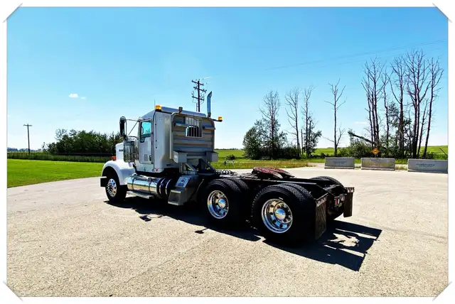 2018 KENWORTH W900 in Heavy Trucks in Saskatoon - Image 8