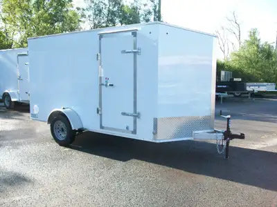 Remorque neuve Aluminium 6' x 12' v-nose 1 essieux 3500lb. 6'.6'' de haut interieur plywood 3/4 plan...