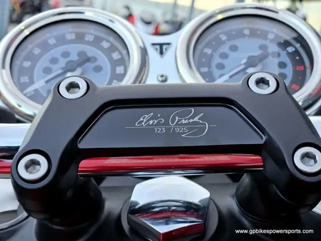 Triumph Bonneville T120 Elvis Presley Limited Edition Carn in Street, Cruisers & Choppers in Oshawa / Durham Region - Image 17