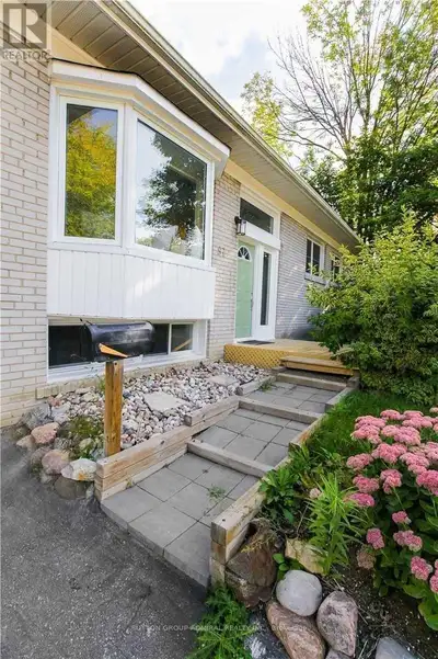 97 MILLARD AVENUE Newmarket (Central Newmarket), Ontario