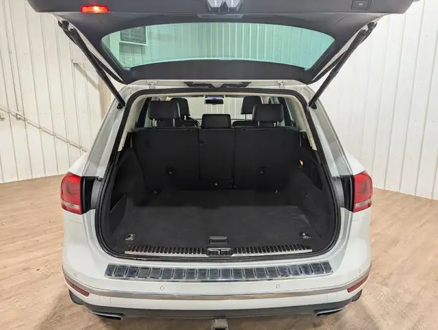 2015 Volkswagen Touareg 3.6L Comfortline Bluetooth | Heated S... in Cars & Trucks in Calgary - Image 14