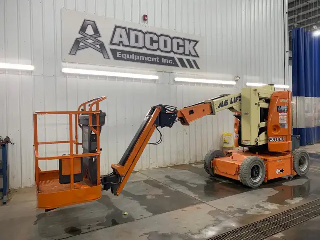 2014 JLG E300AJP in Heavy Equipment in Edmonton - Image 2