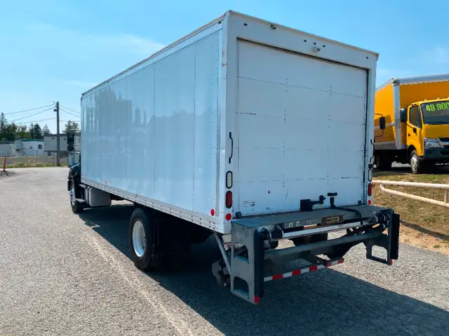 2017 Hino 338 Low Kms in Heavy Trucks in Abbotsford - Image 6
