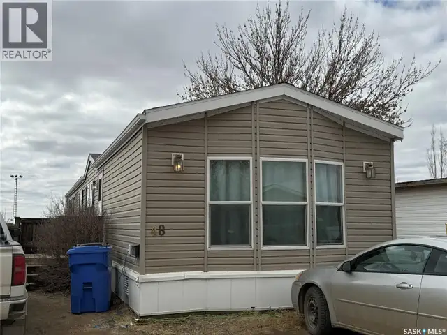 48 106 1st AVENUE SW Weyburn, Saskatchewan in Houses for Sale in Regina - Image 2