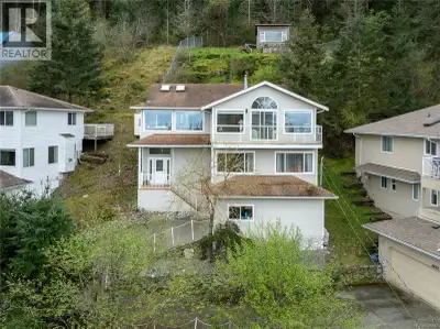 Welcome to 4895 Laguna Way, a stunning 4 bedroom, 3 bathroom home located in the desirable Hammond B...