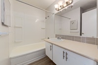 Amenities: Private Yard • Air Conditioning • Heat & Water Included Suite & Building: Spacious bachel... (image 4)