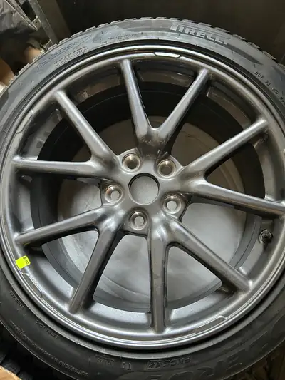 18 Inch OEM Tesla Winter Package With Pirelli Sottozero 3 Winter Includes: 4x 18X8.5J Aero Wheels 4x...