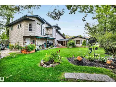 Welcome to the Summer Village of Ross Haven! This charming bungalow, owned by its original family si...