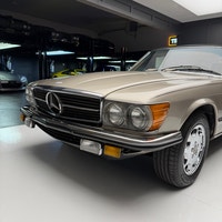 There is no mistaking the timeless silhouette and the classic lines of this 5.6 litre, V8 powered Me... (image 6)