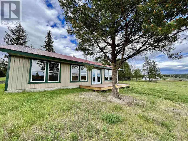 5574 LAKESIDE COURT 100 Mile House, British Columbia in Houses for Sale in 100 Mile House - Image 4