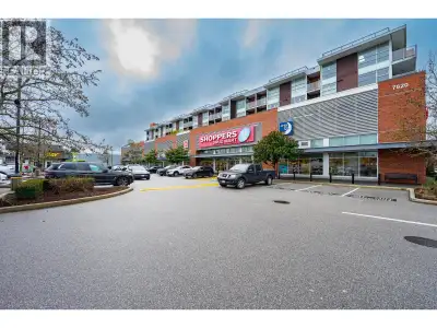 Located in the highly desirable Broadmoor neighborhood, this bright and peaceful 1-bedroom, 1-bathro...