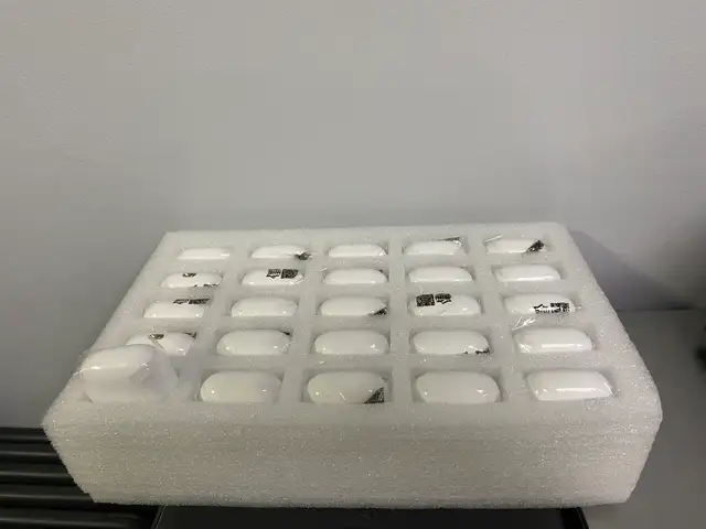 AirPods Pro 2 w/ One Year Warranty in Speakers, Headsets & Mics in City of Toronto - Image 2