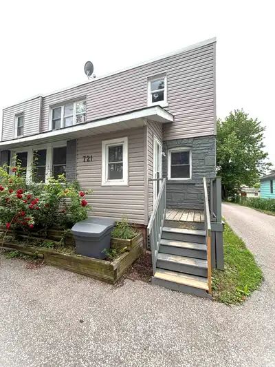 Welcome to 1-721 Devine St, Sarnia Enjoy comfortable, updated living in this freshly renovated 1-bed...