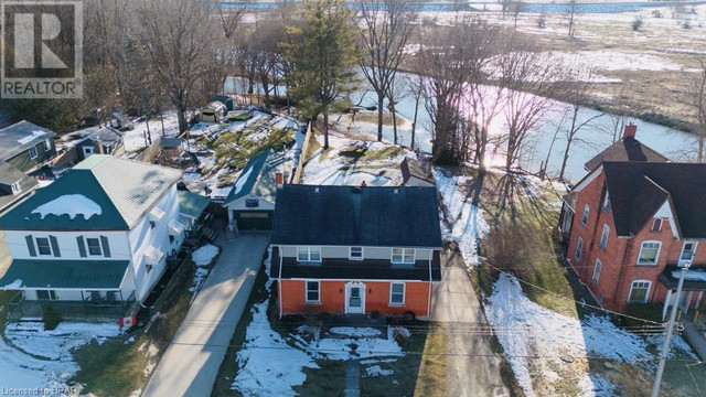92 VICTORIA Street W Wingham, Ontario in Houses for Sale in Stratford - Image 2