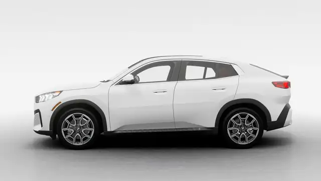 2026 BMW X2 xDrive28i | Premium | Entretien périodique sans in Cars & Trucks in City of Montréal - Image 5
