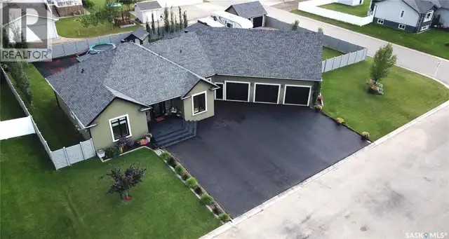15 Broadway STREET S Redvers, Saskatchewan in Houses for Sale in Regina - Image 7