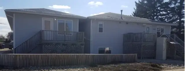 Weyburn SK,  Large 2 bedroom apt. - October 1st in Long Term Rentals in Regina - Image 2