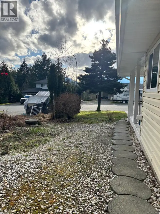 419 Donner Dr Gold River, British Columbia in Houses for Sale in Campbell River - Image 20