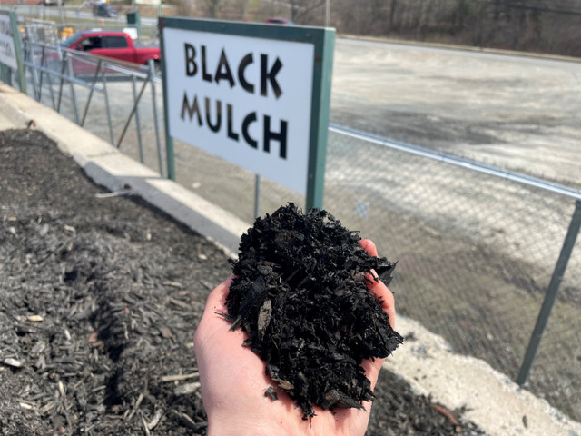 Black Mulch Available for Pickup and Delivery this Spring! in Plants, Fertilizer & Soil in Bedford - Image 2