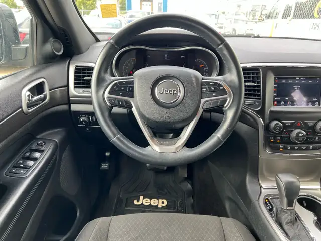 2018 Jeep Grand Cherokee Laredo AWD | Command Start | Reverse Ca5484076805082419213