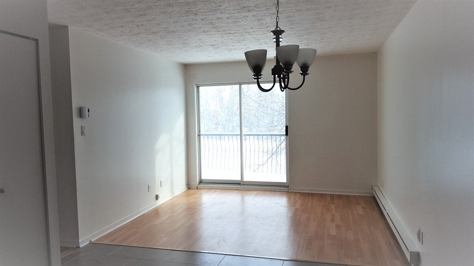 4 ½  Nord, PISC. CREUSÉE, INTERNET +Chauffage + eau chaude 4