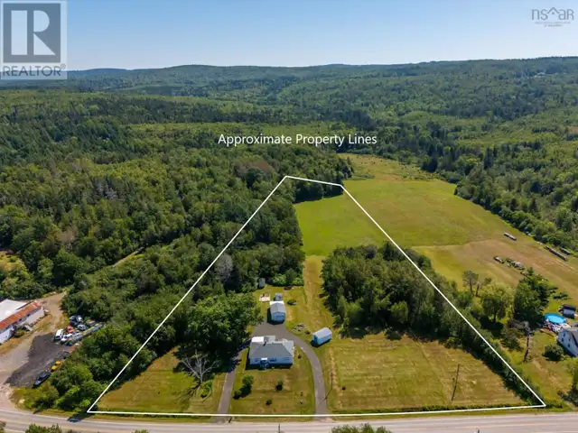 2252 Highway 1 Upper Clements, Nova Scotia in Houses for Sale in Annapolis Valley - Image 4