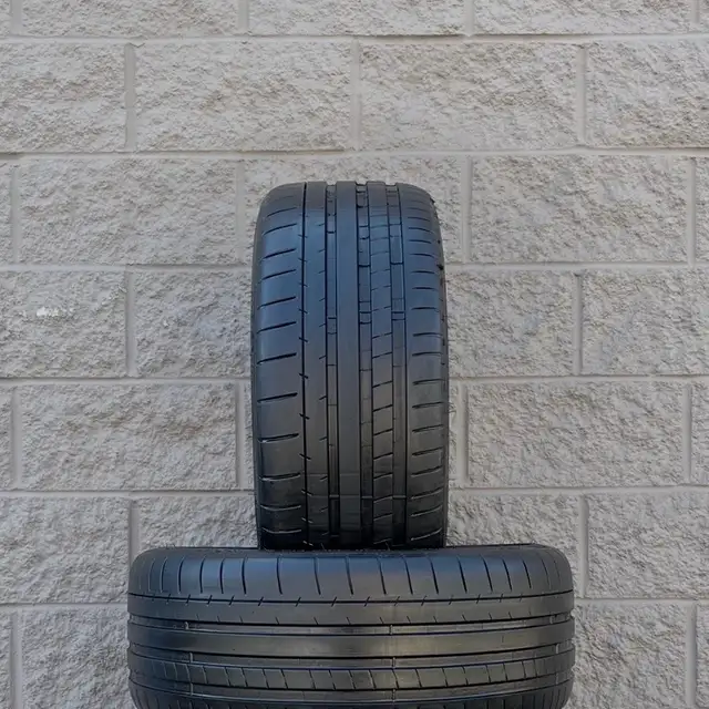 (95%) 2x 245/35R20 Michelin MPSS Summers in Tires & Rims in City of Toronto - Image 2