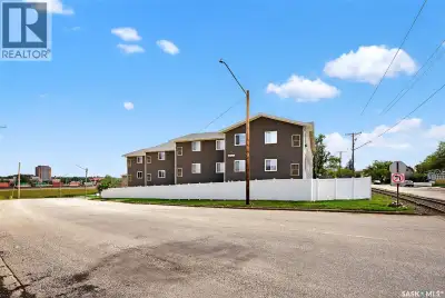 Are you looking for easy living? This beautifully updated main floor condo sits in the South West co...