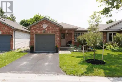 This turn-key, detached condo with a single car garage is a place you don't want to miss out on. Loc...