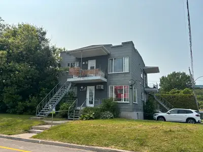Beau grand 4 1/2 2e étage, Beaupré Juillet