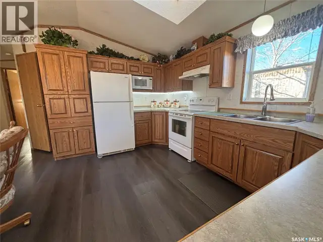 33 Cypress Mobile Home PARK Maple Creek, Saskatchewan in Houses for Sale in Swift Current - Image 16