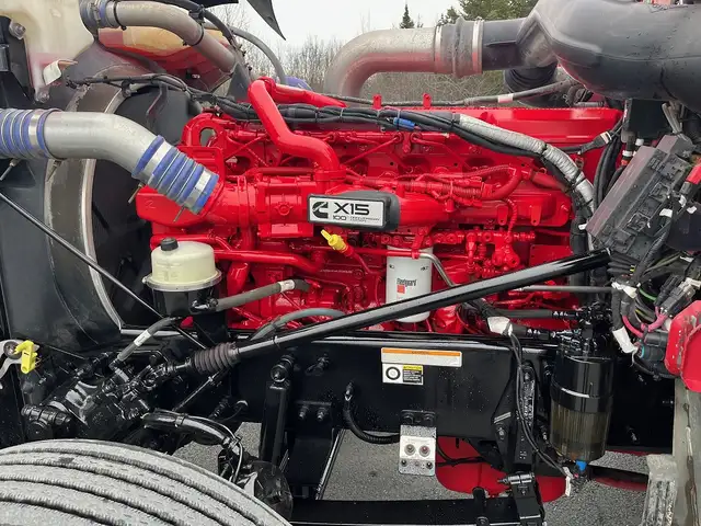 2021 Peterbilt 389 in Heavy Trucks in Hamilton - Image 9