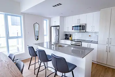 Appartement logement condo 4 1/2 (2 chambres) à louer Québec. Unités locatives situées au coeur de S...