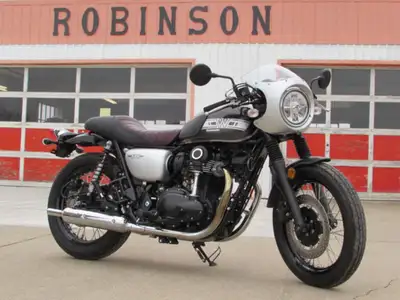 1 Owner - 5,000 KM - New Price, ONLY $25 Week Now $7,500 + tax. This Sweet 2020 W800 Café has ONLY h...