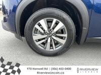 Built for busy family life and ready for Canadian roads, this used 2024 Nissan Pathfinder SL deliver... (image 5)