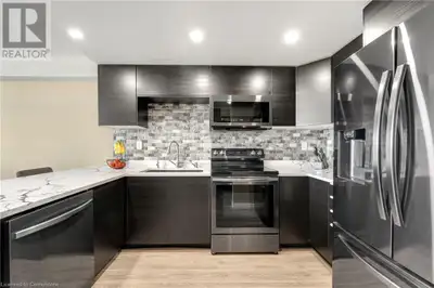 18 HOLBORN Court Unit# 602 Kitchener, Ontario