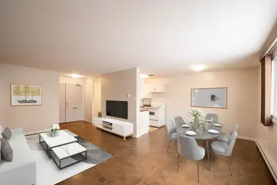 This inviting block is within walking distance to Grace Hospital and less than 1km from Safeway. Uni...