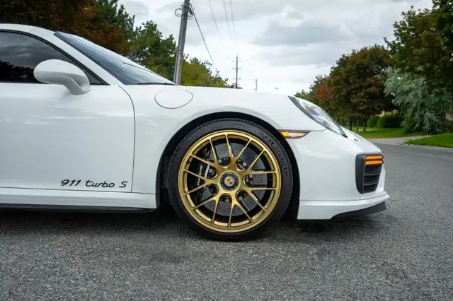2017 Porsche 911556564787622072324